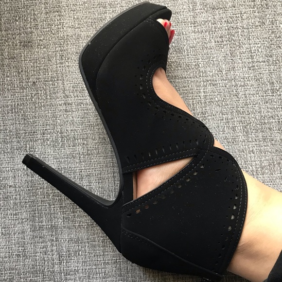 Apt.9 Heels - Picture 2 of 8